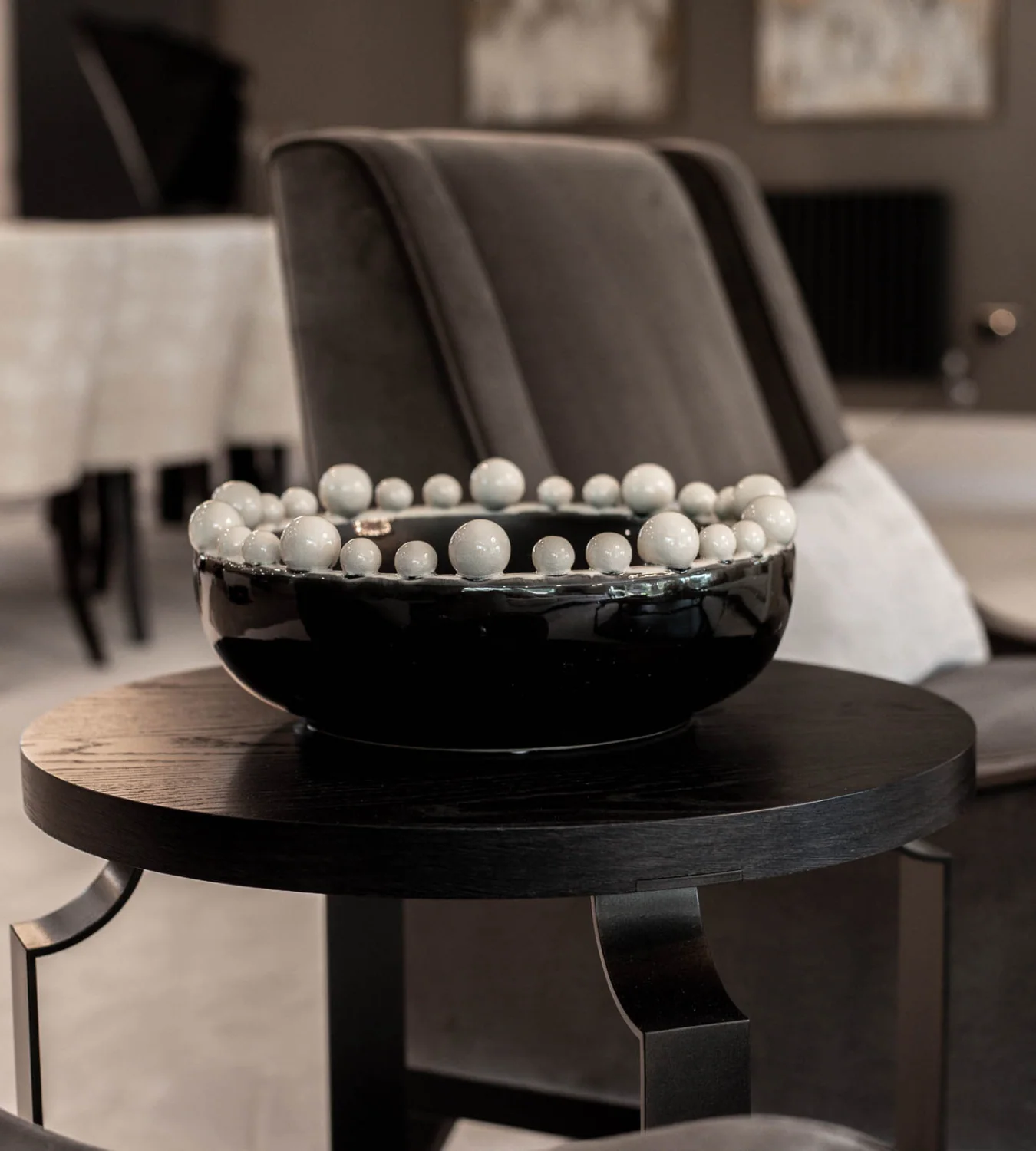 Black and Cream Ceramic Bobble Edged Bowl - Image 4