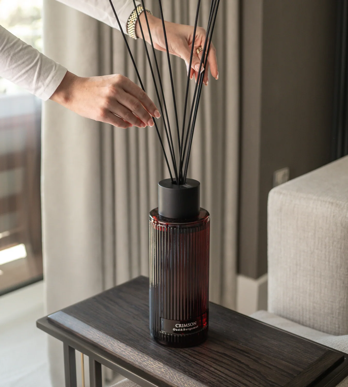 Large Crimson Oud and Bergamot Reed Diffuser - Image 3