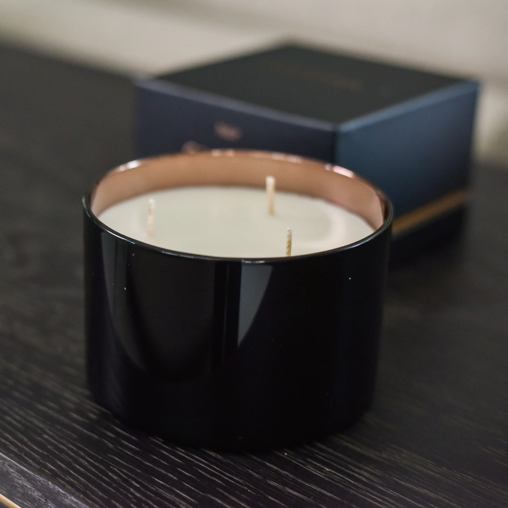 3 Wick Noir Rose Oud Candle - Image 5