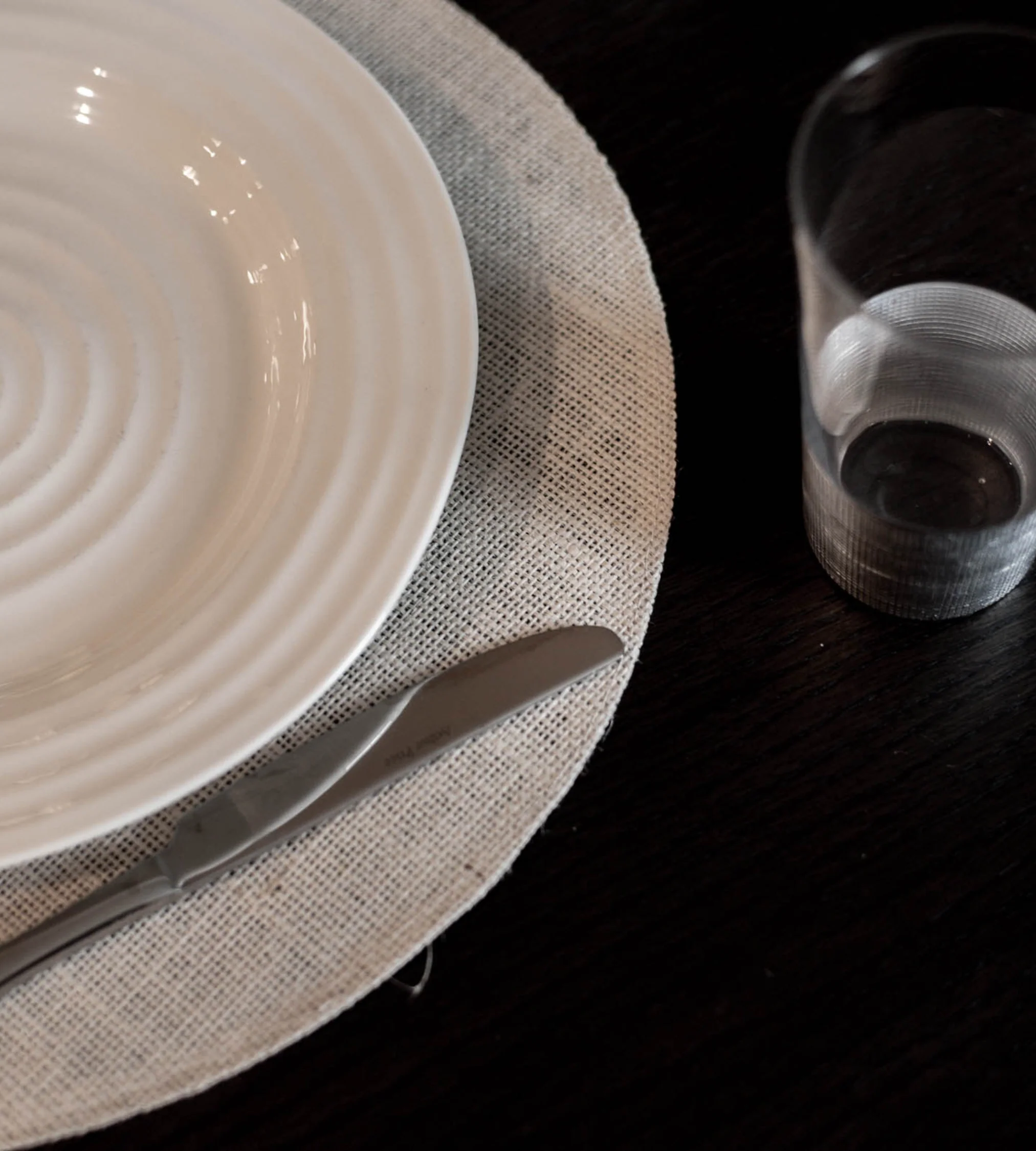 Set of Four Off White Jute Placemats - Image 7