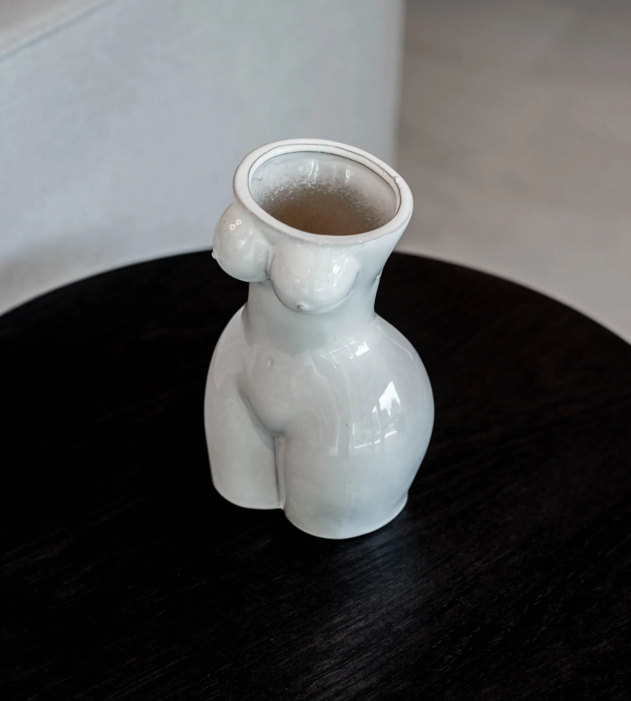 White Ceramic Volumptuous Body Vase - Image 3