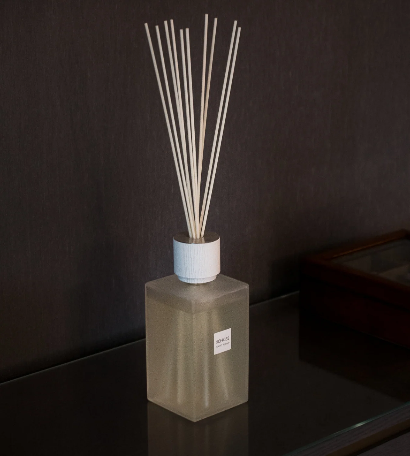 White Extra Large Alang Alang Reed Diffuser - 2200ml - Image 12