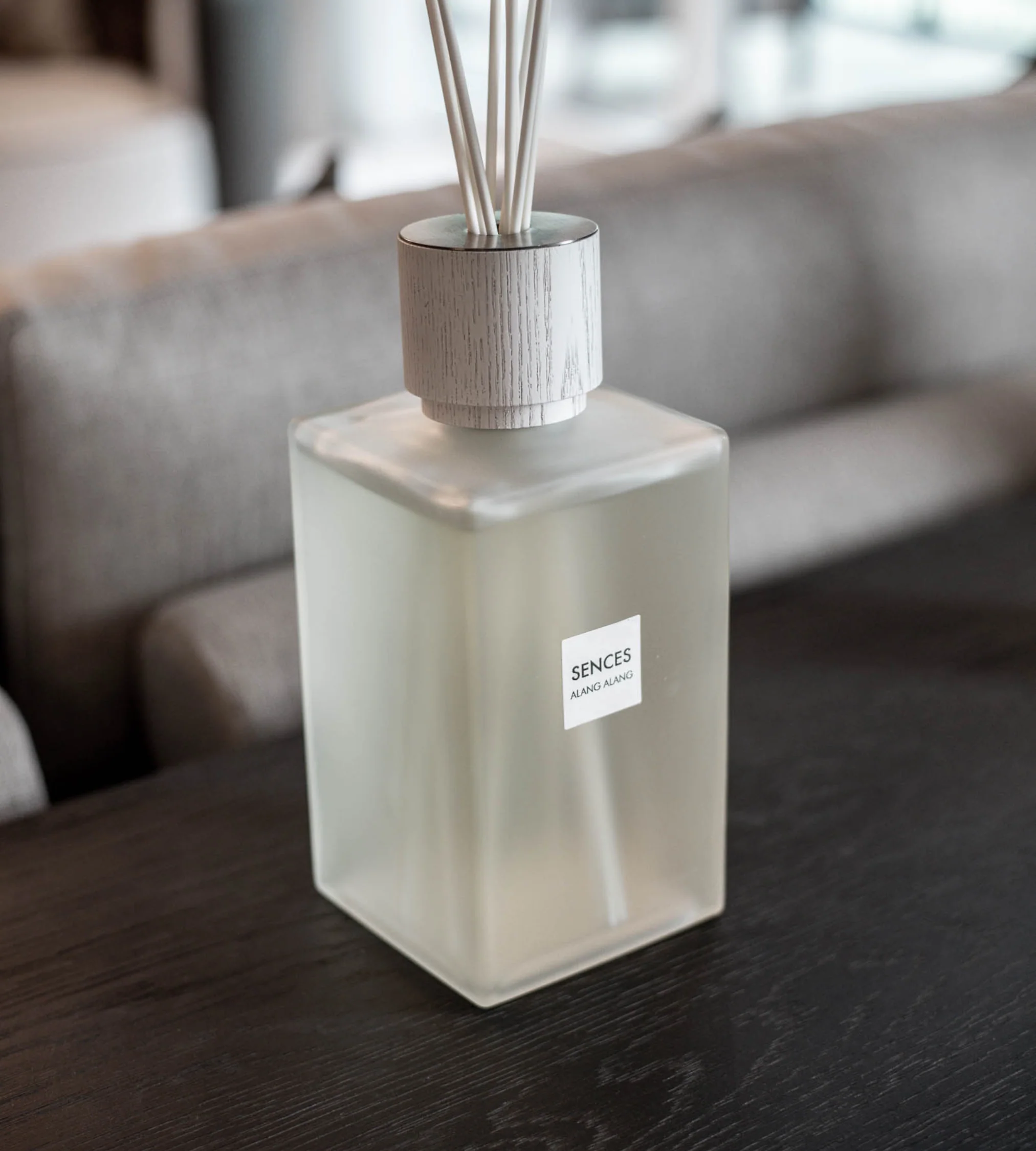 White Extra Large Alang Alang Reed Diffuser - 2200ml - Image 4